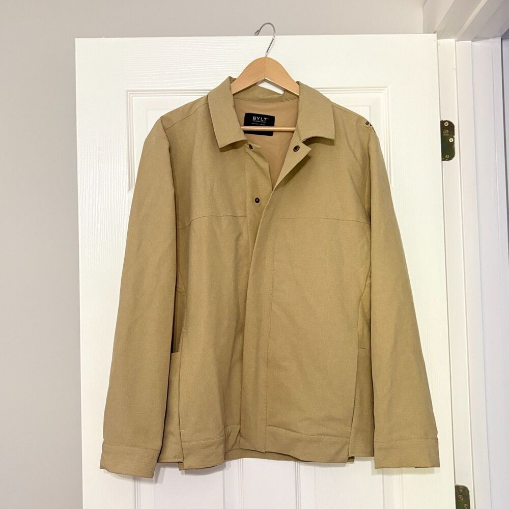 Bylt District Jacket Mens L Tan Beige Stretch Snap Collar Pockets